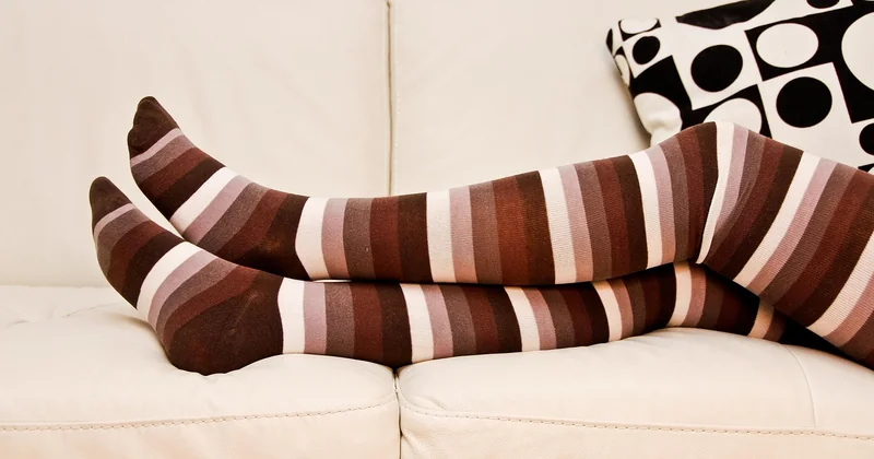 Les pièges à éviter quand on porte des chaussettes avec des tongs