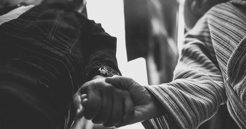Gère-t-il vraiment la carrière de sa femme ?
