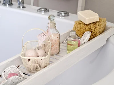 Soulager le psoriasis en 2026 : découvrez les bienfaits du bain de sel